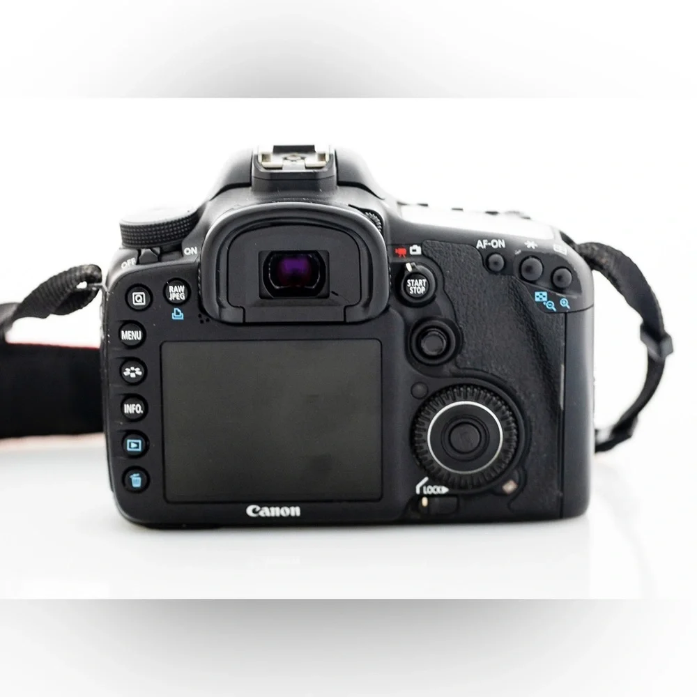 Canon EOS 7D (Body only)